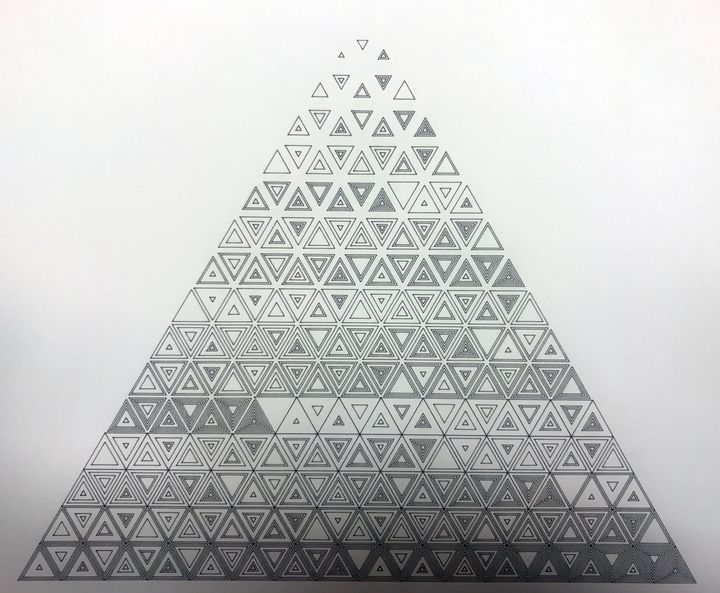 8 bits triangles, black on white, in sequence