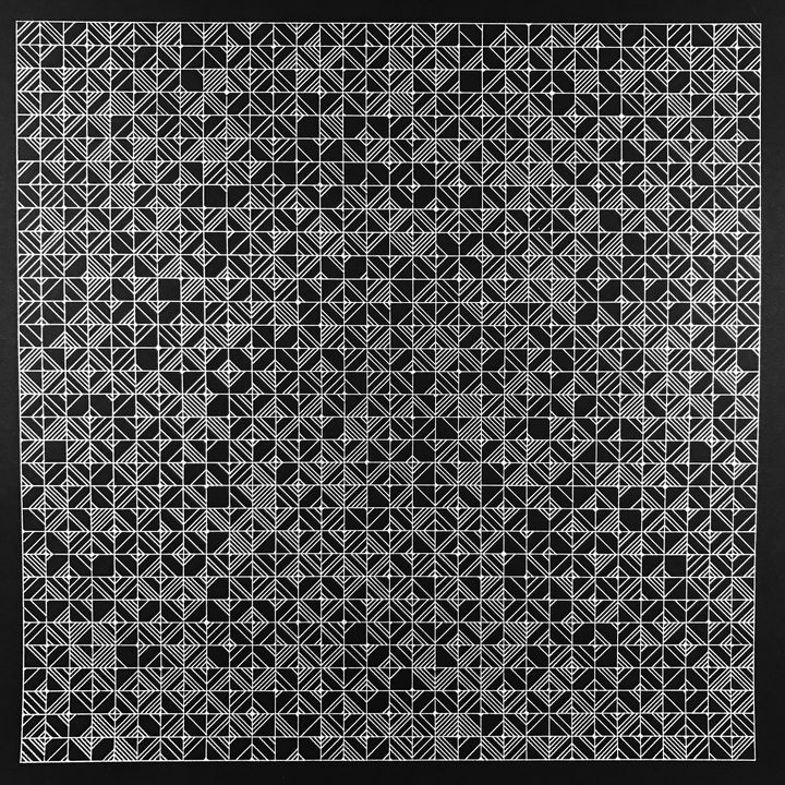Oblique lines, alternating, silver on black, shuffled